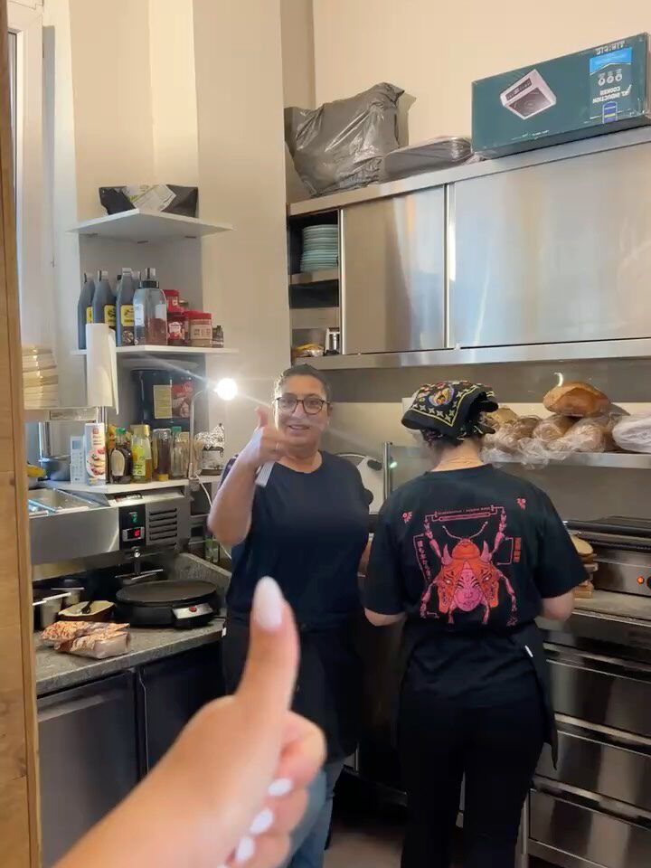 Instagram post from cafe.sisuu. This post is in position 12.