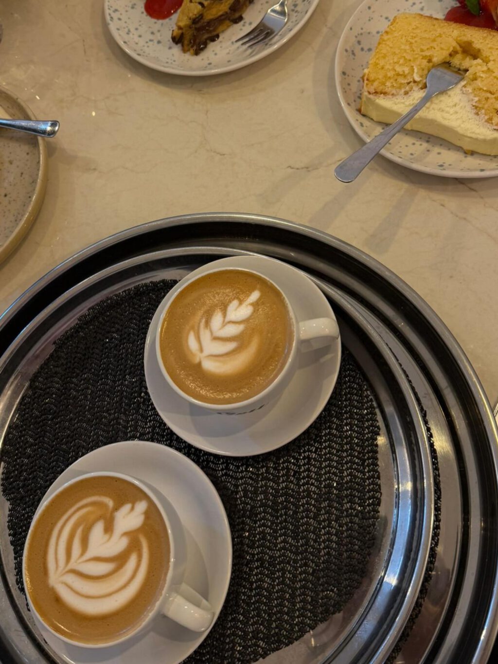 Instagram post from cafe.sisuu. This post is in position 2.