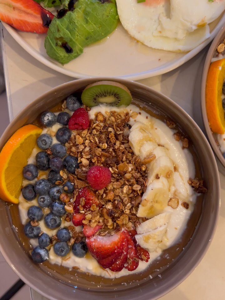 Instagram post from cafe.sisuu. This post is in position 1.