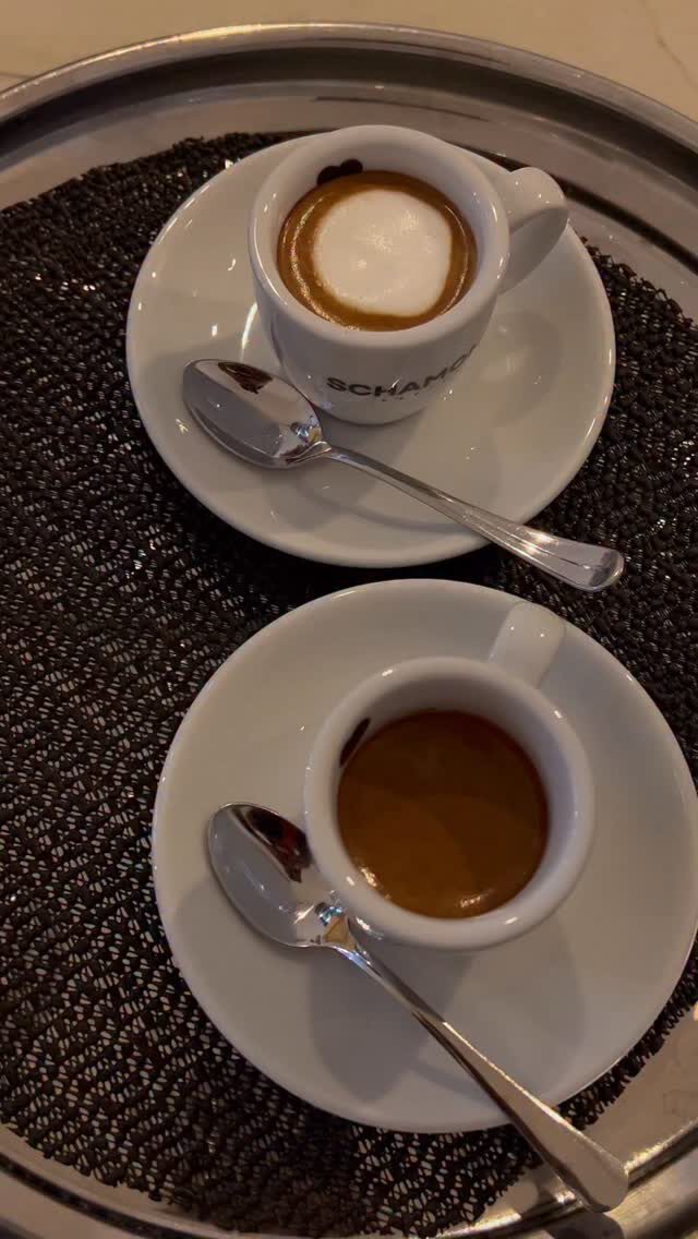 Instagram post from cafe.sisuu. This post is in position 3.