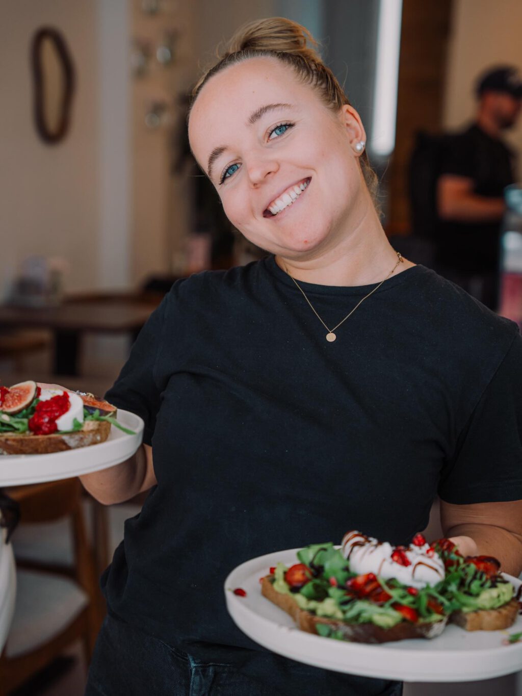 Instagram post from cafe.sisuu. This post is in position 17.