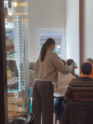 Instagram post from cafe.sisuu. This post is in position 2.