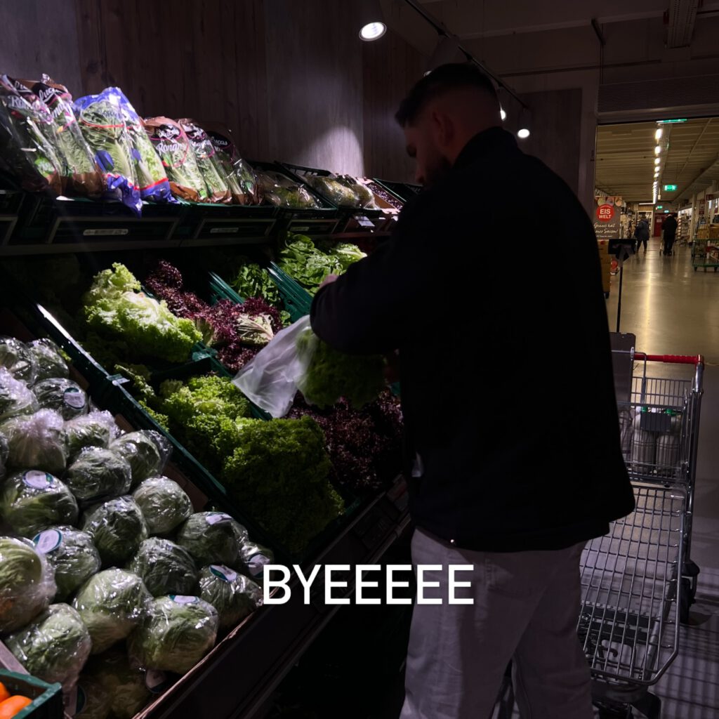 Instagram post from cafe.sisuu. This post is in position 18.