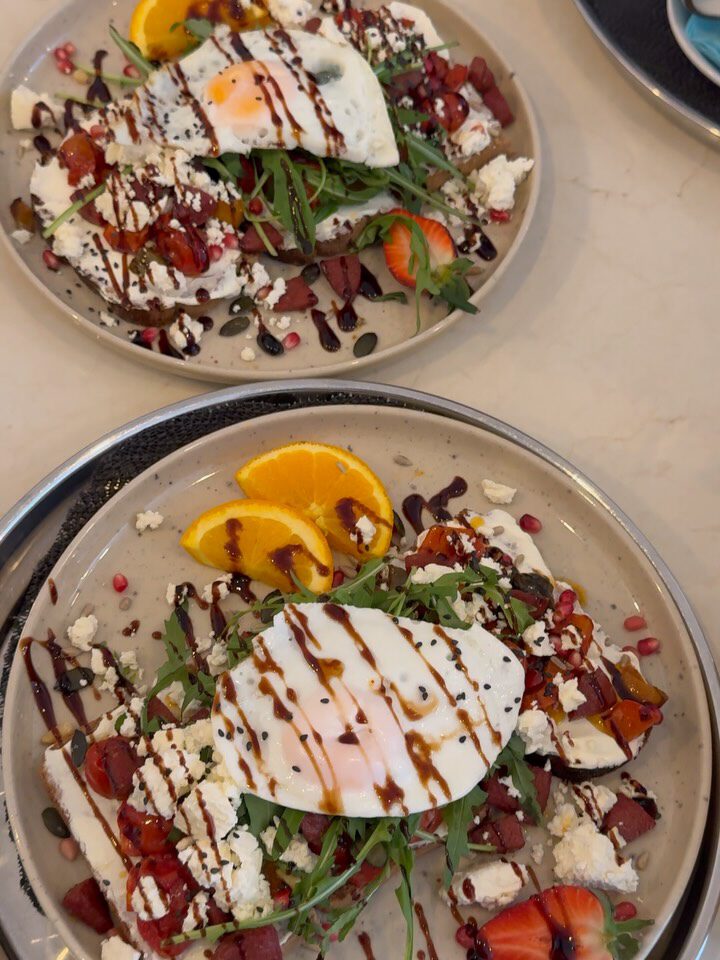 Instagram post from cafe.sisuu. This post is in position 7.