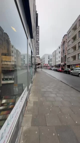 Instagram post from cafe.sisuu. This post is in position 1.