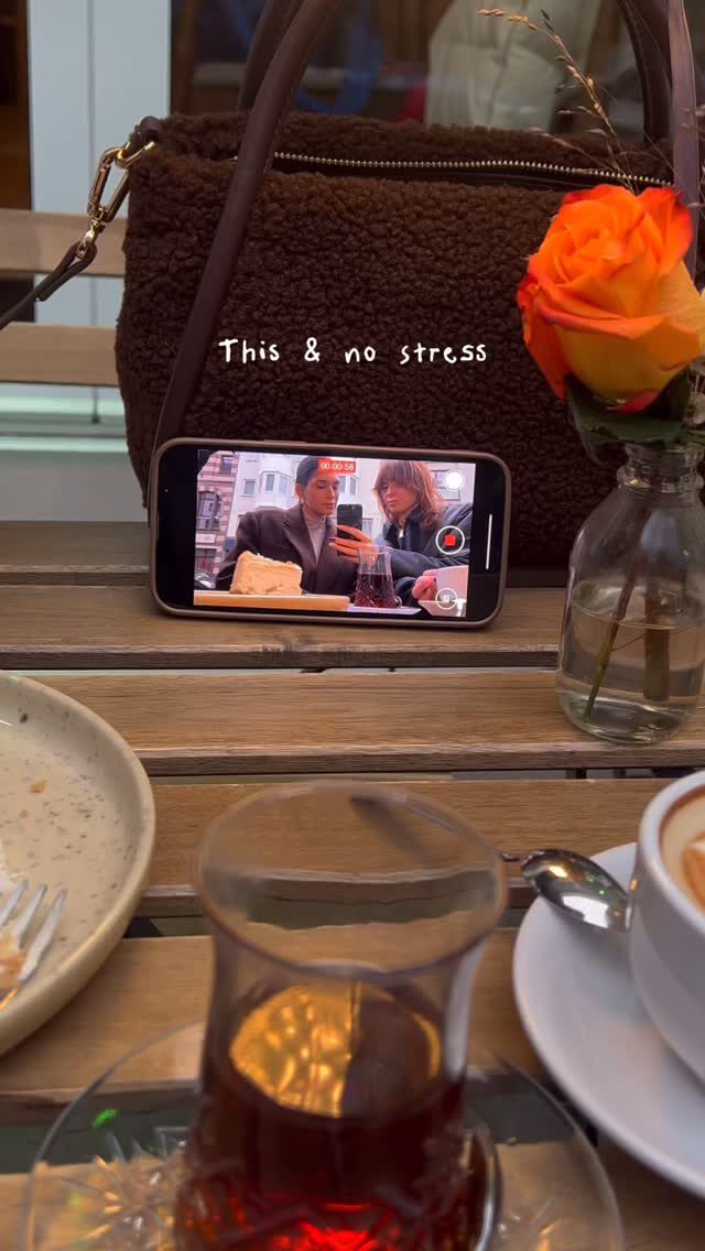 Instagram post from cafe.sisuu. This post is in position 3.