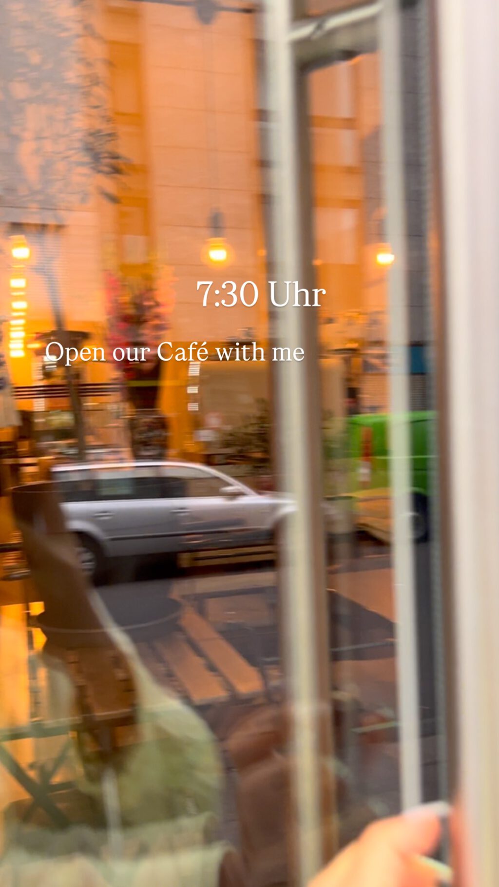 Instagram post from cafe.sisuu. This post is in position 2.